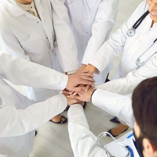 벌 독(봉독) 알레르기 반응에 따른 전신 두드러기 및 아나필락시스 증상과 대처법